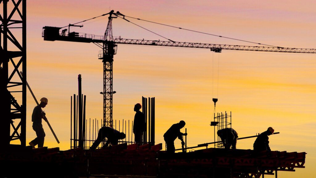 بازسازی خانه با تیم اجرایی یا استادکار جداگانه؟